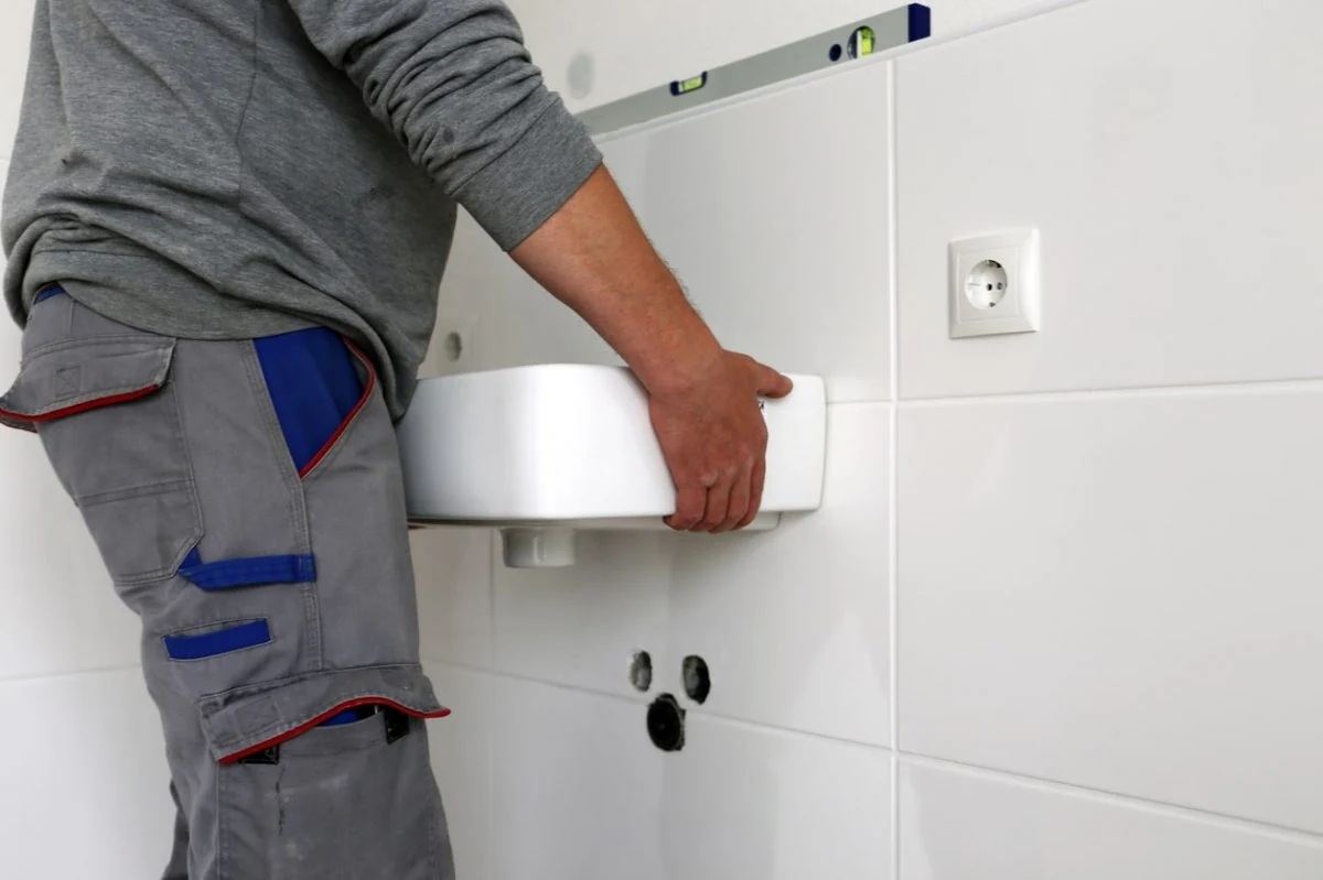 Wartung einer Sanitäranlage